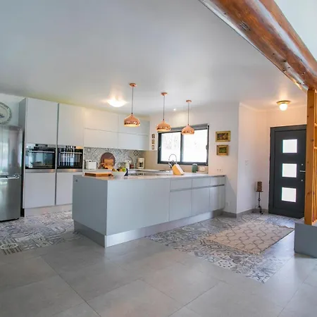 Sun & Sea - Covered Pool *