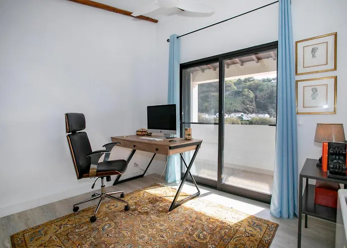 Sun & Sea - Covered Pool