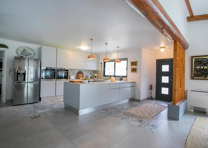 Sun & Sea - Covered Pool *